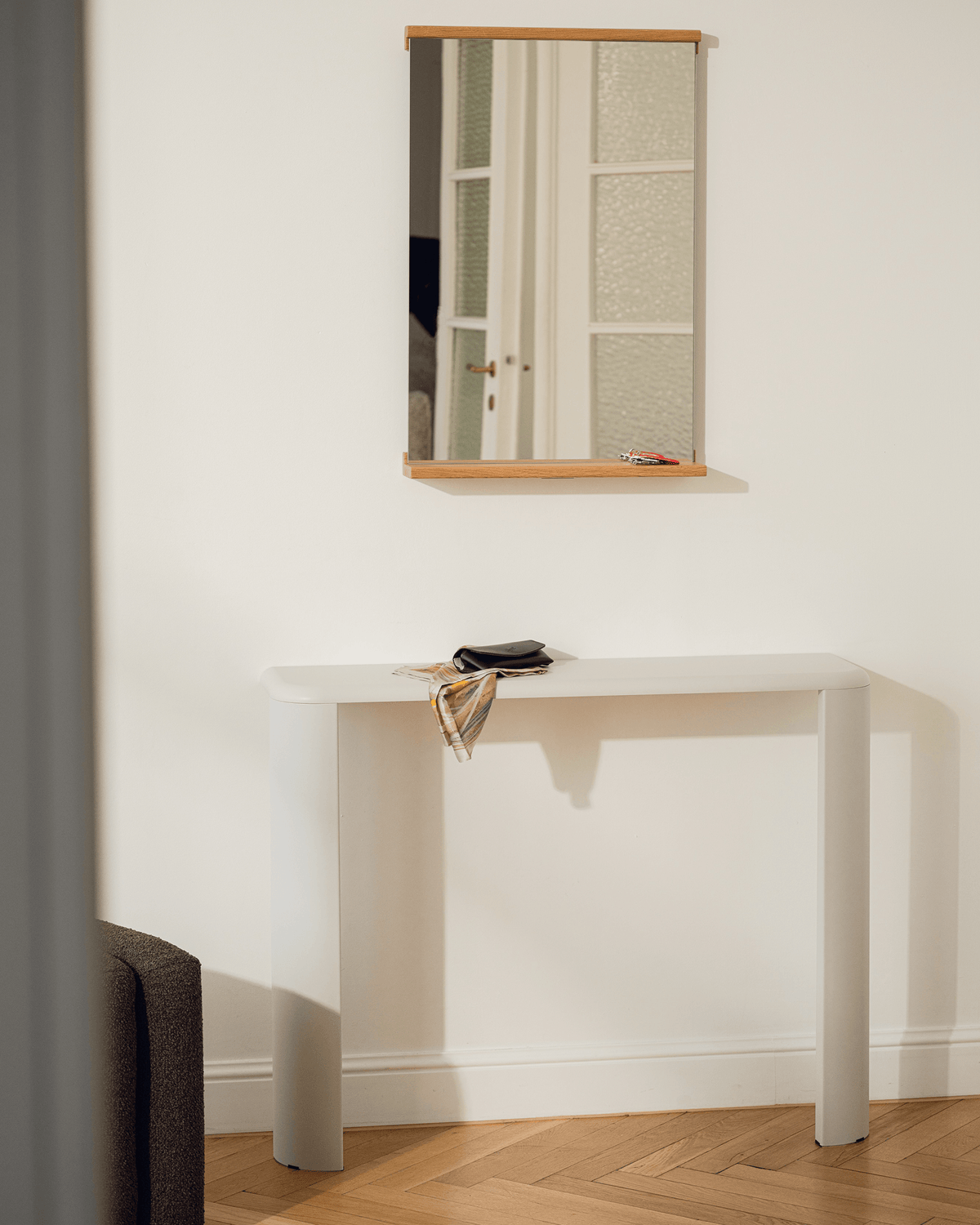 Fli Console Table