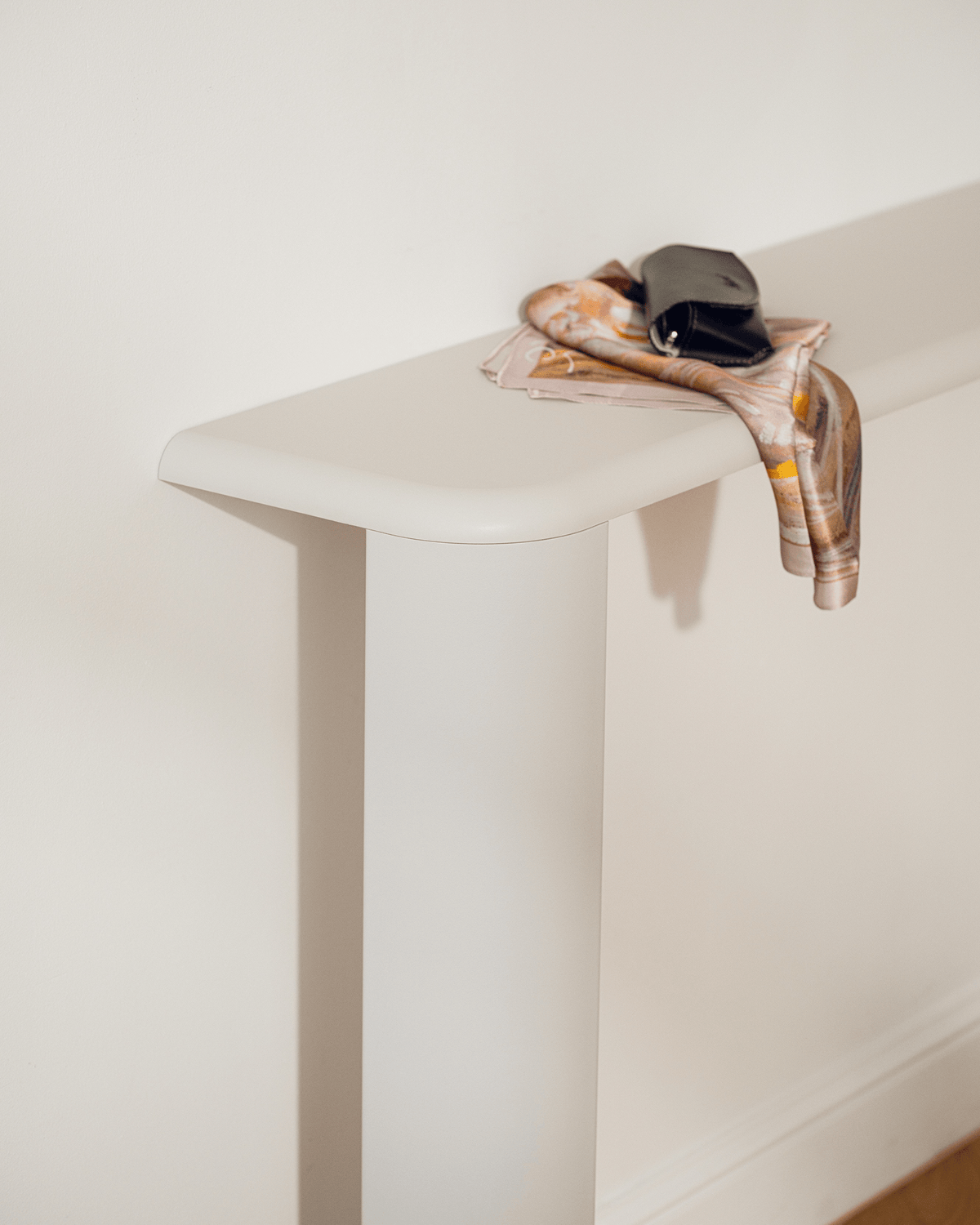 Fli Console Table