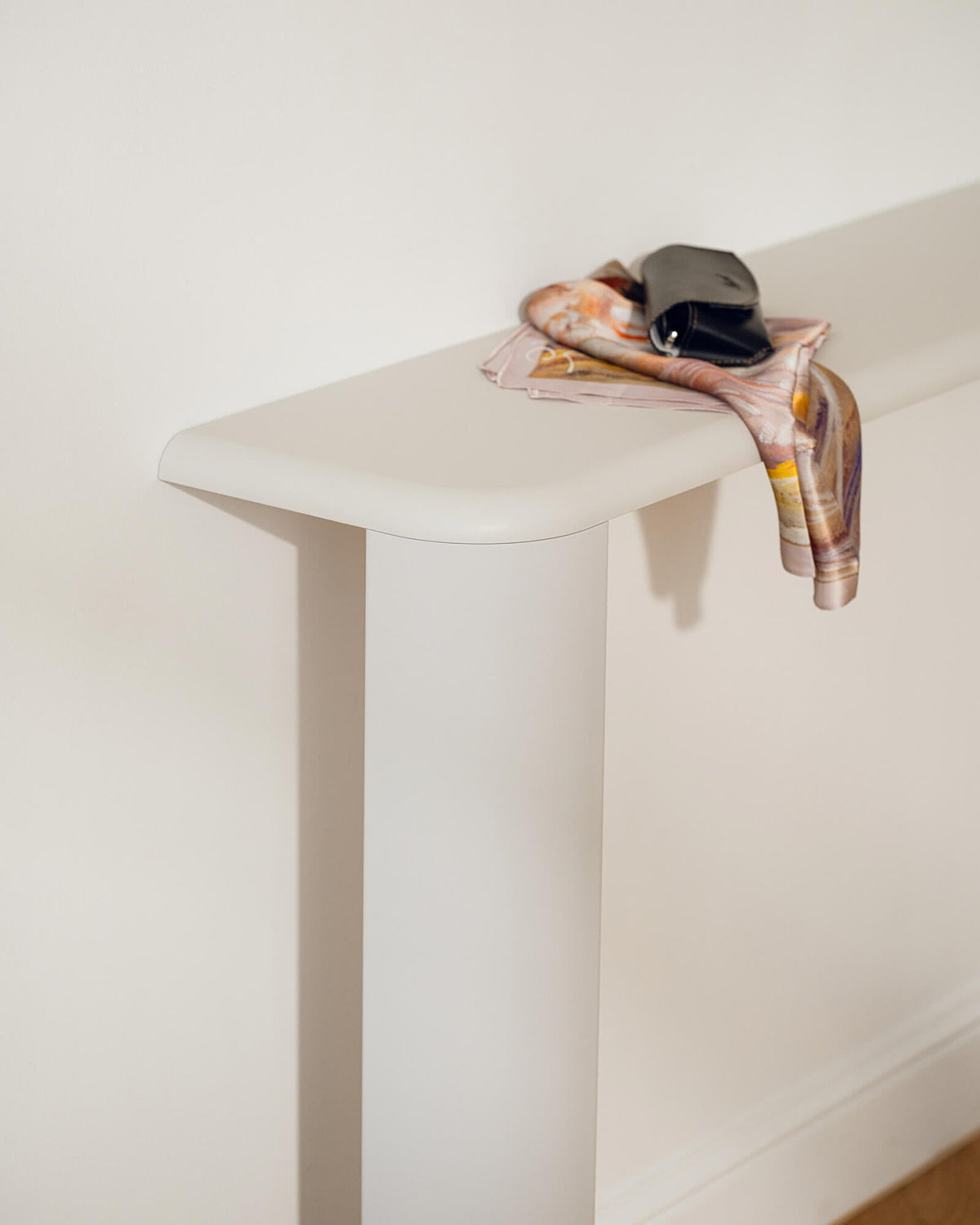 Fli Console Table