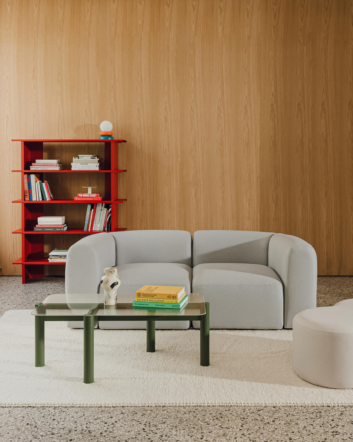 Hes Bookcase