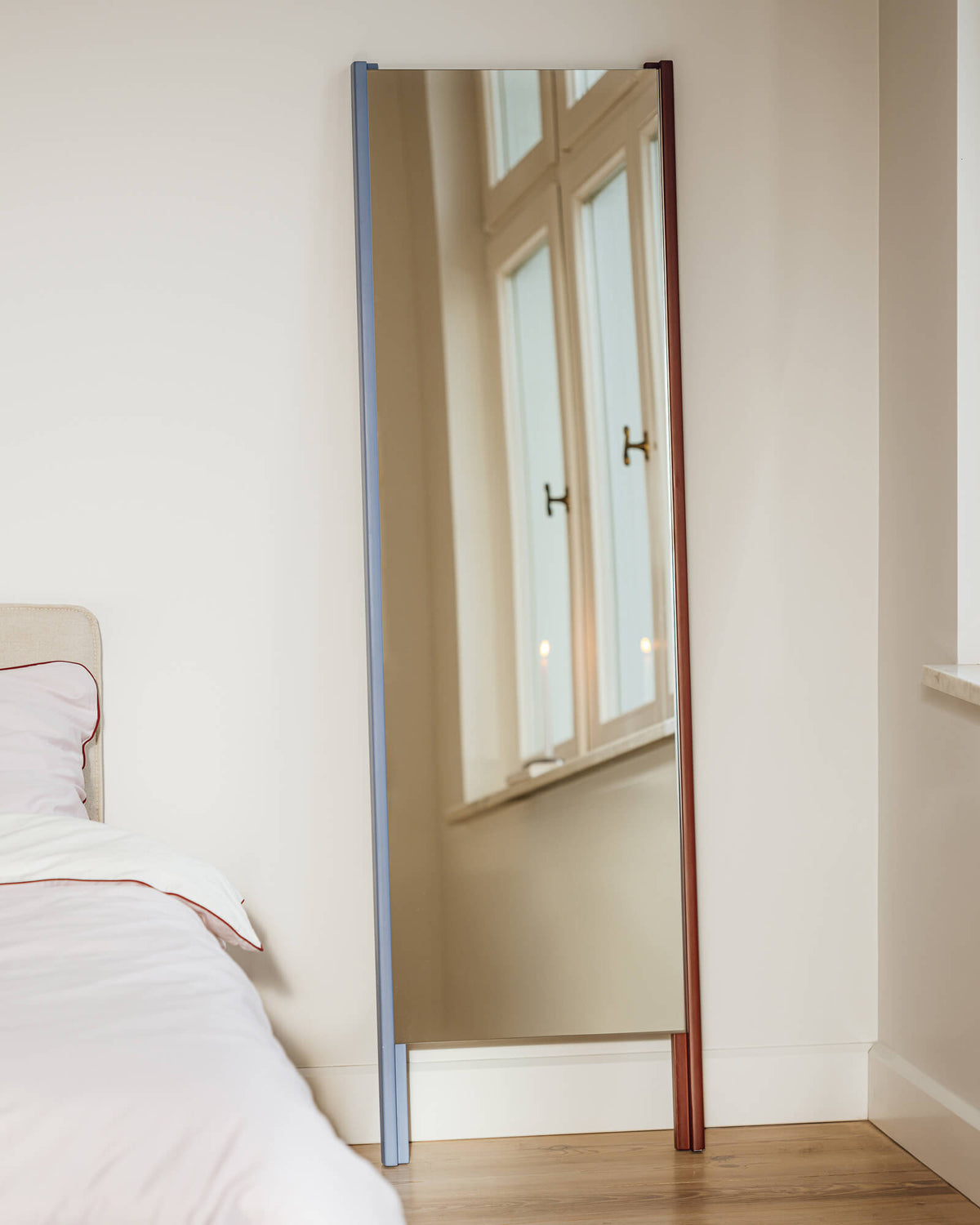 Lun Leaning Mirror
