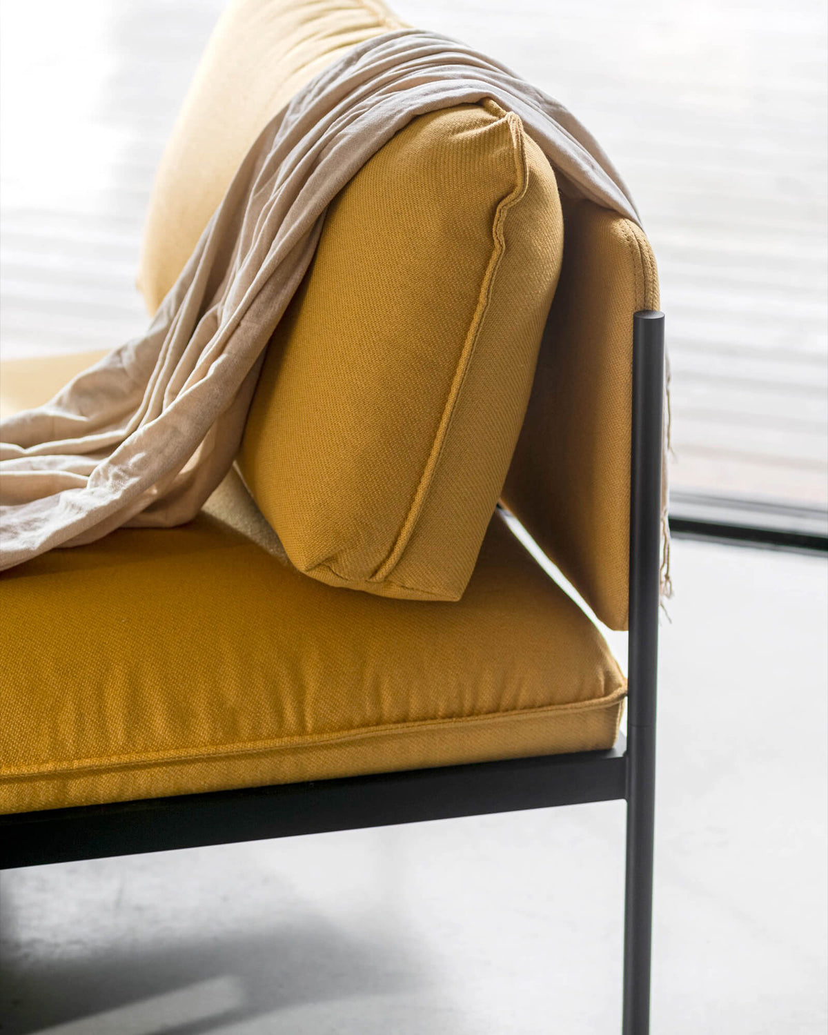 Toom Armchair