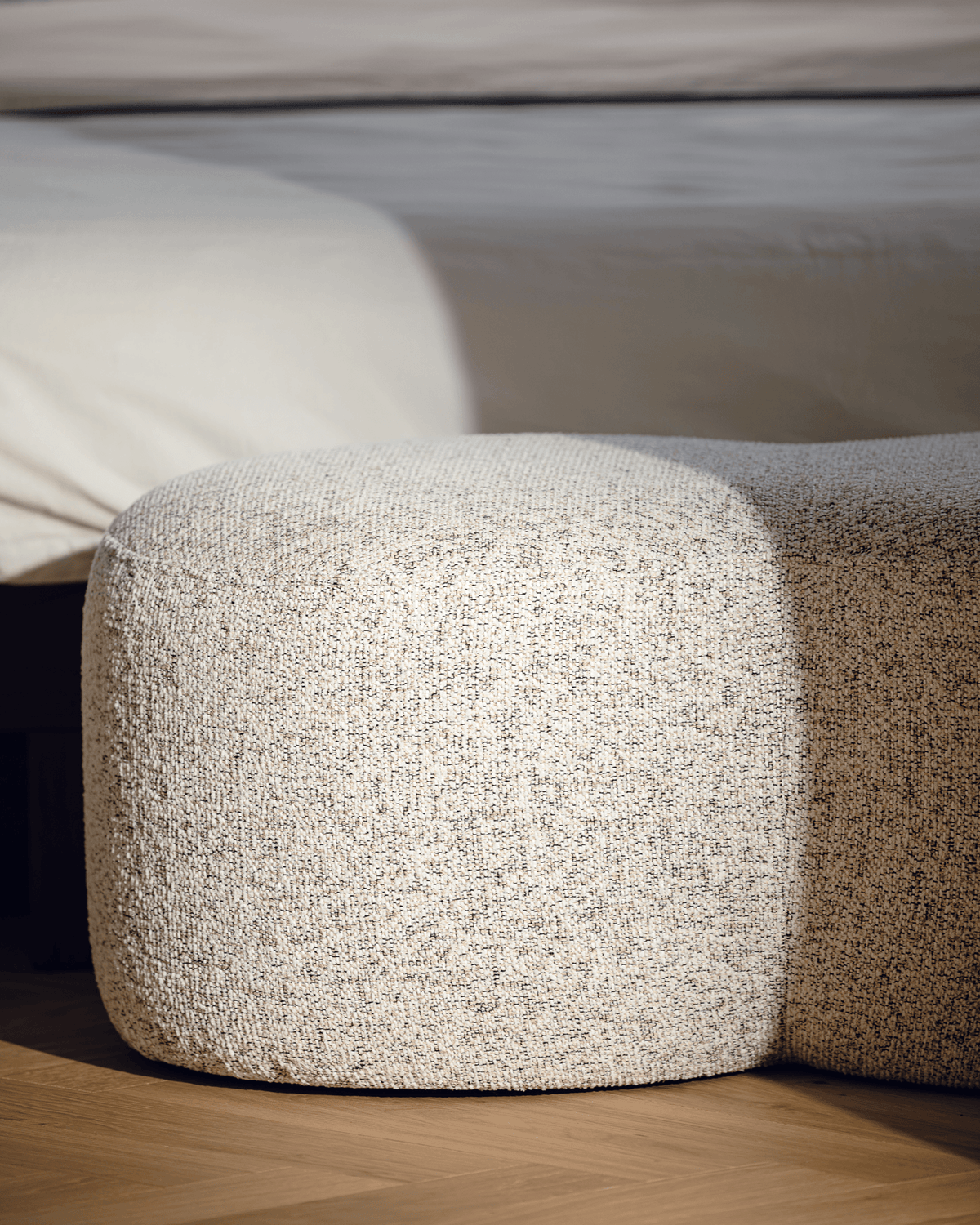 Umbo Pouf